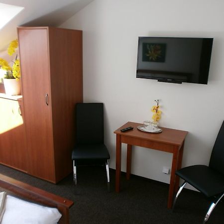 Hotel U Cisare เมลนิค ภายนอก รูปภาพ