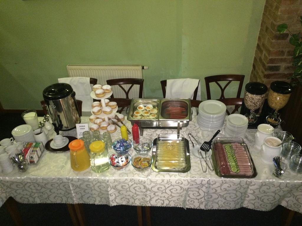 Hotel U Cisare เมลนิค ภายนอก รูปภาพ