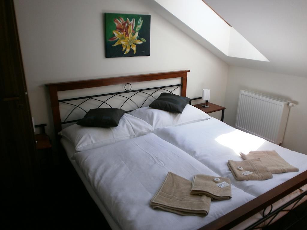 Hotel U Cisare เมลนิค ภายนอก รูปภาพ