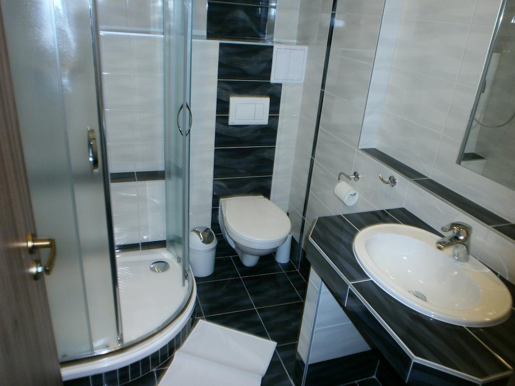 Hotel U Cisare เมลนิค ภายนอก รูปภาพ