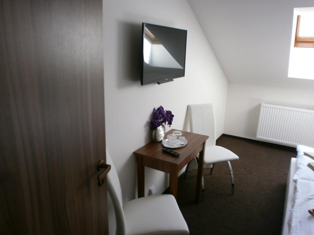 Hotel U Cisare เมลนิค ภายนอก รูปภาพ