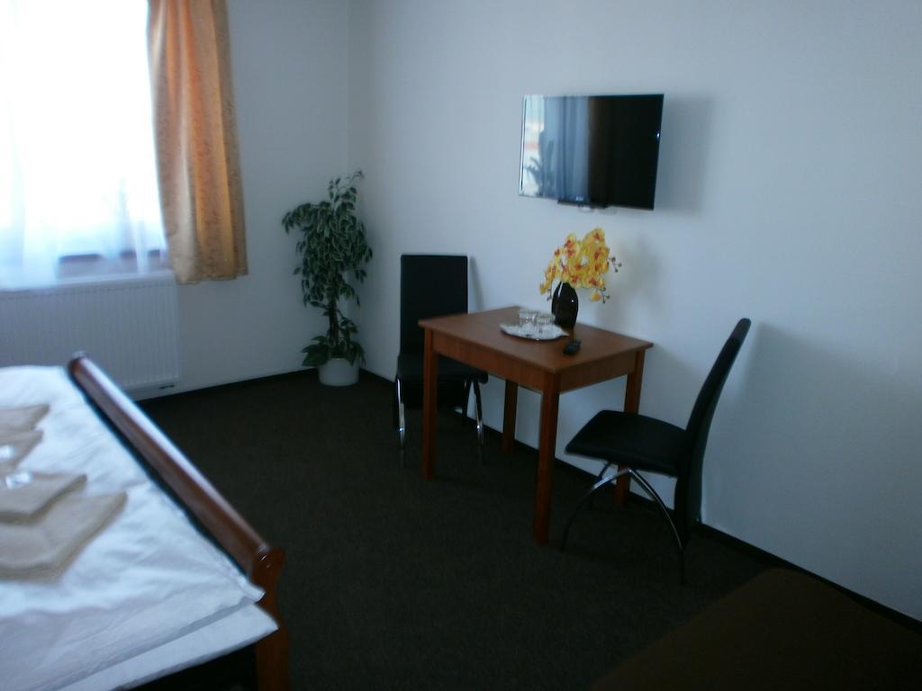Hotel U Cisare เมลนิค ภายนอก รูปภาพ