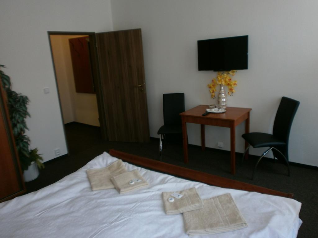 Hotel U Cisare เมลนิค ภายนอก รูปภาพ