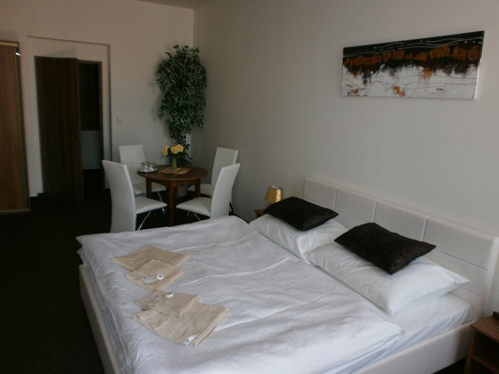 Hotel U Cisare เมลนิค ภายนอก รูปภาพ